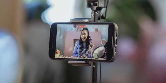 influencer-recording-video