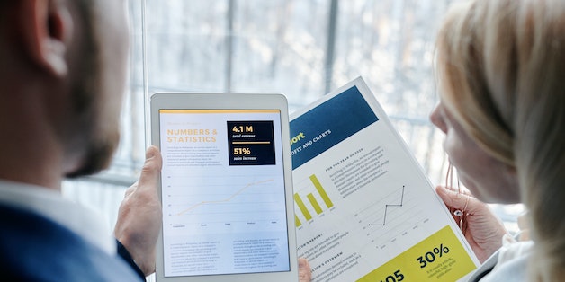 marketers-holding-up-statistics