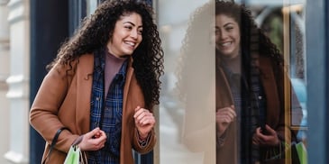 woman-window-shopping