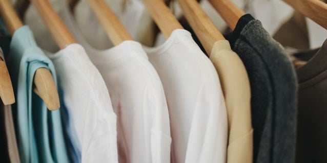 retail-clothes-on-hangers