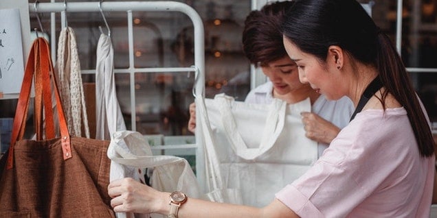 two-people-shopping